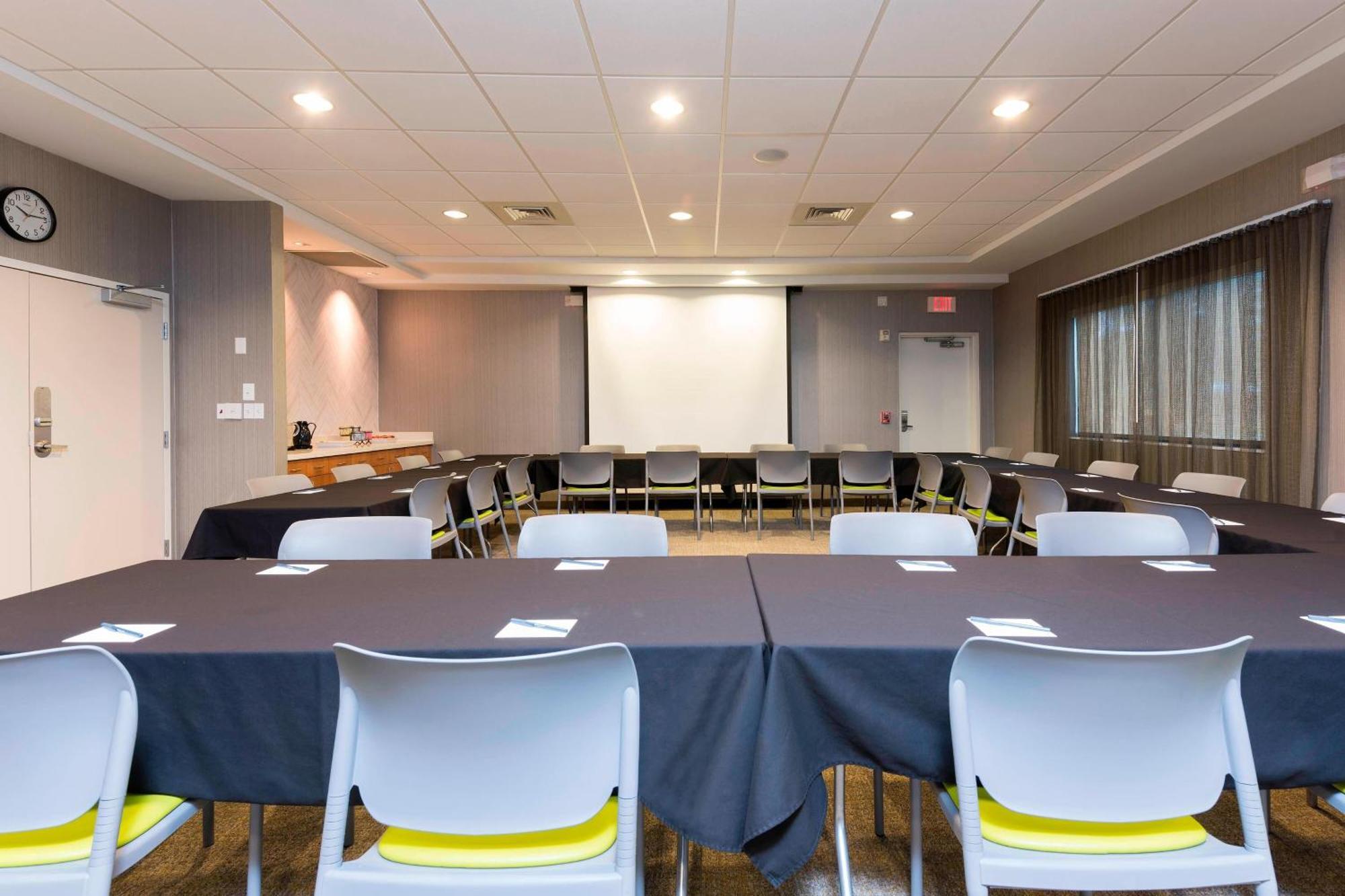 Springhill Suites Detroit Обърн Хилс Екстериор снимка