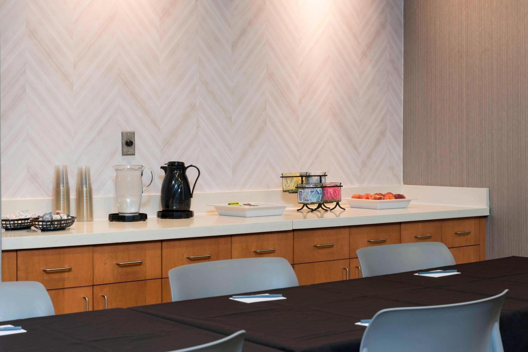 Springhill Suites Detroit Обърн Хилс Екстериор снимка