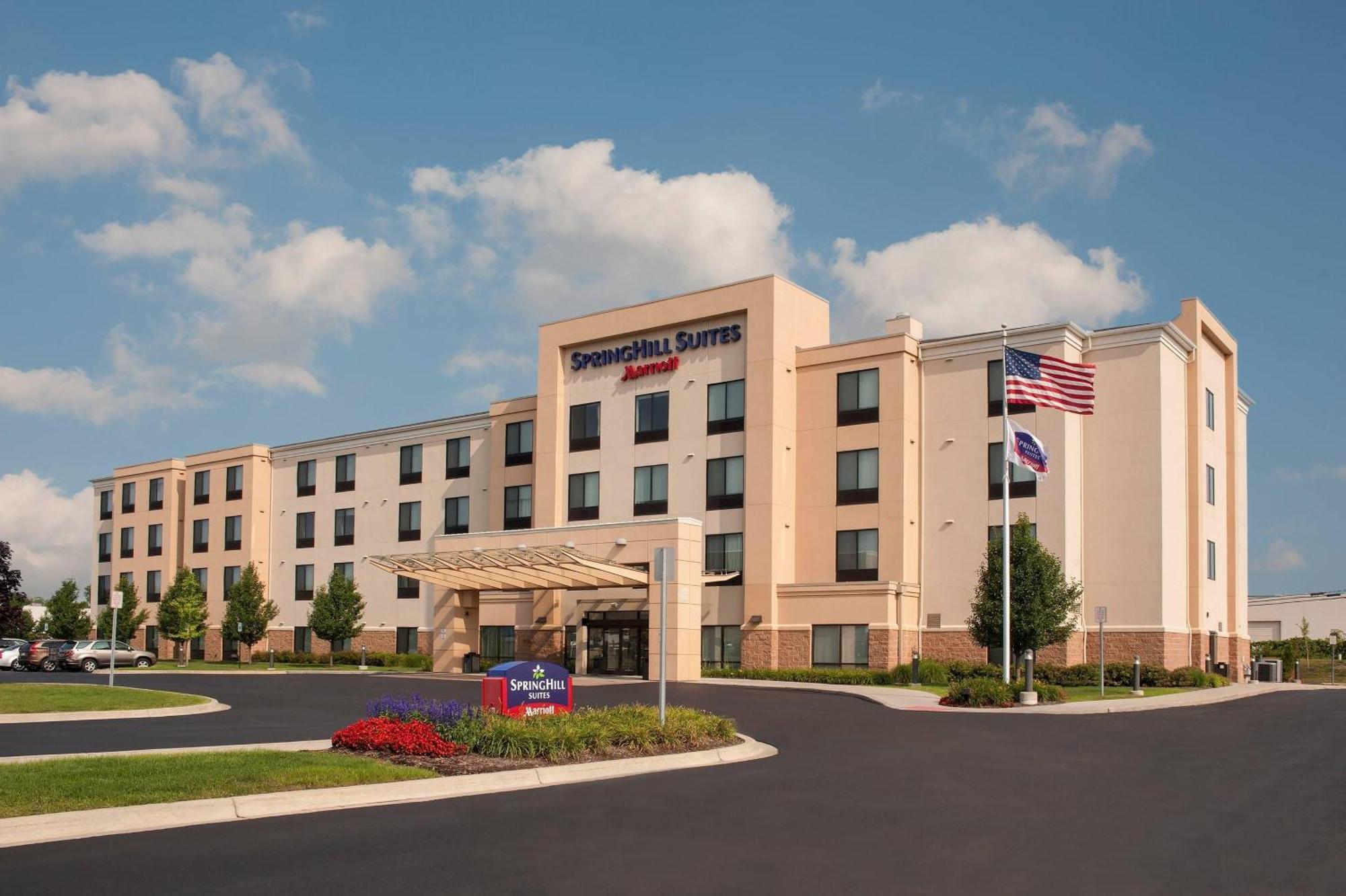 Springhill Suites Detroit Обърн Хилс Екстериор снимка