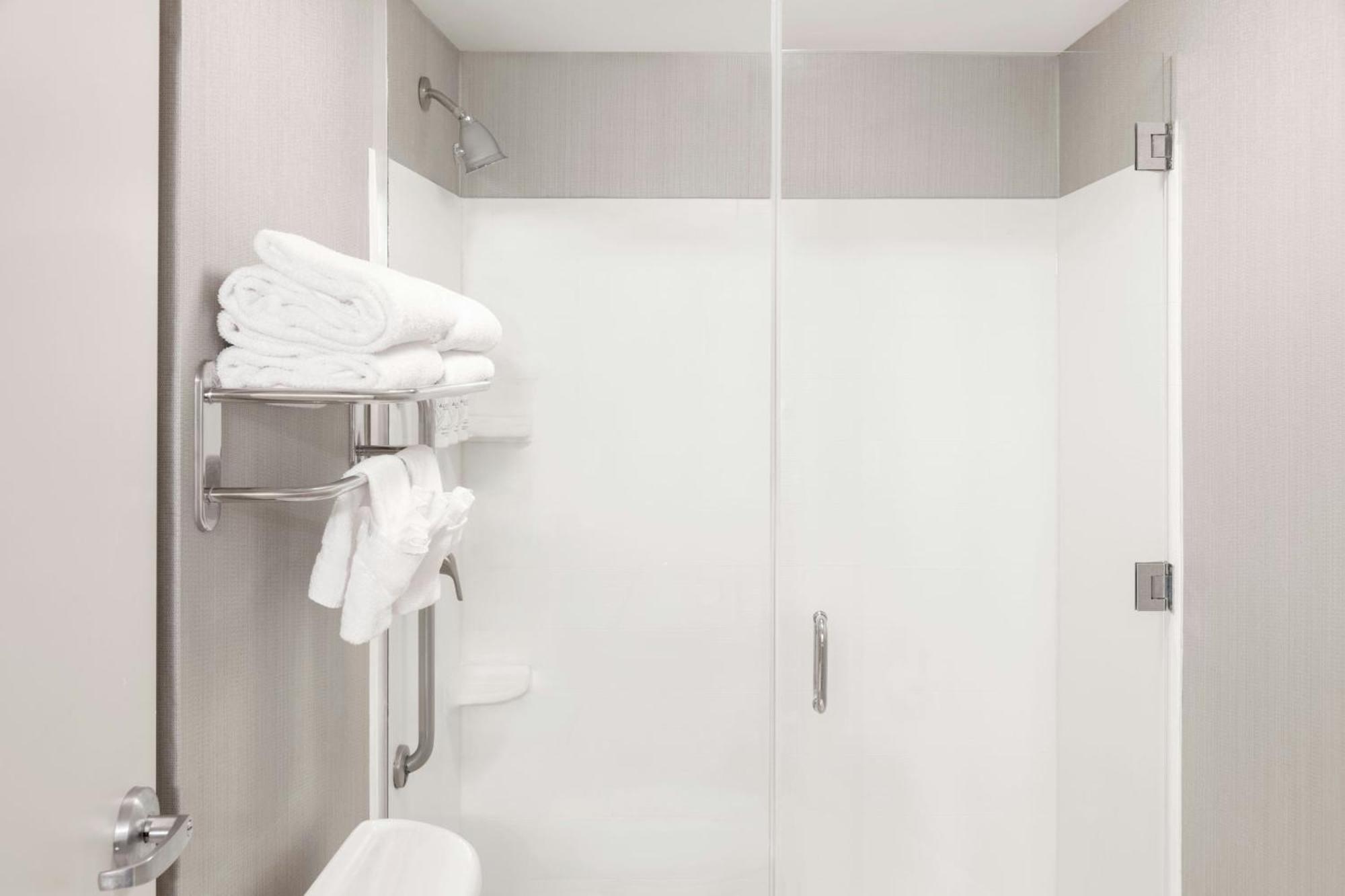 Springhill Suites Detroit Обърн Хилс Екстериор снимка