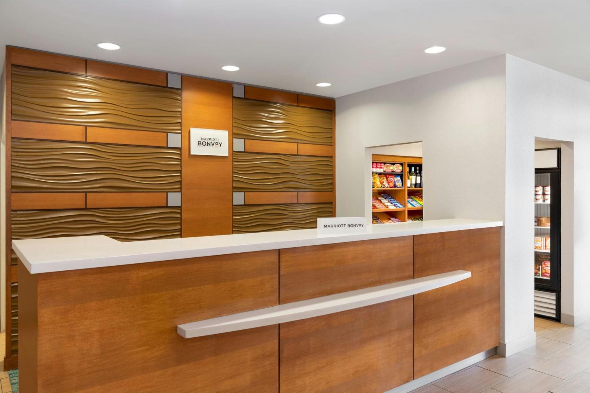 Springhill Suites Detroit Обърн Хилс Екстериор снимка