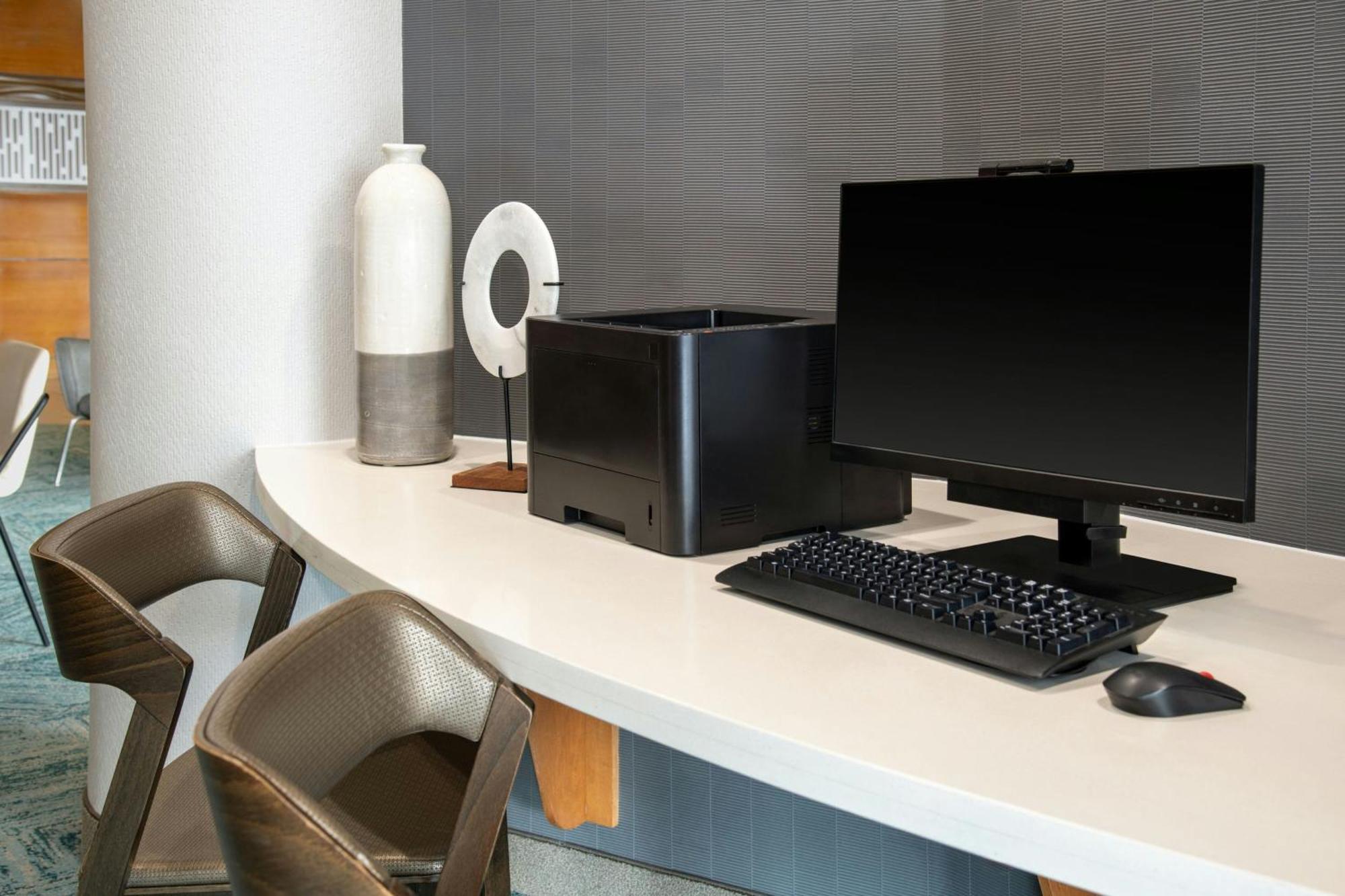 Springhill Suites Detroit Обърн Хилс Екстериор снимка
