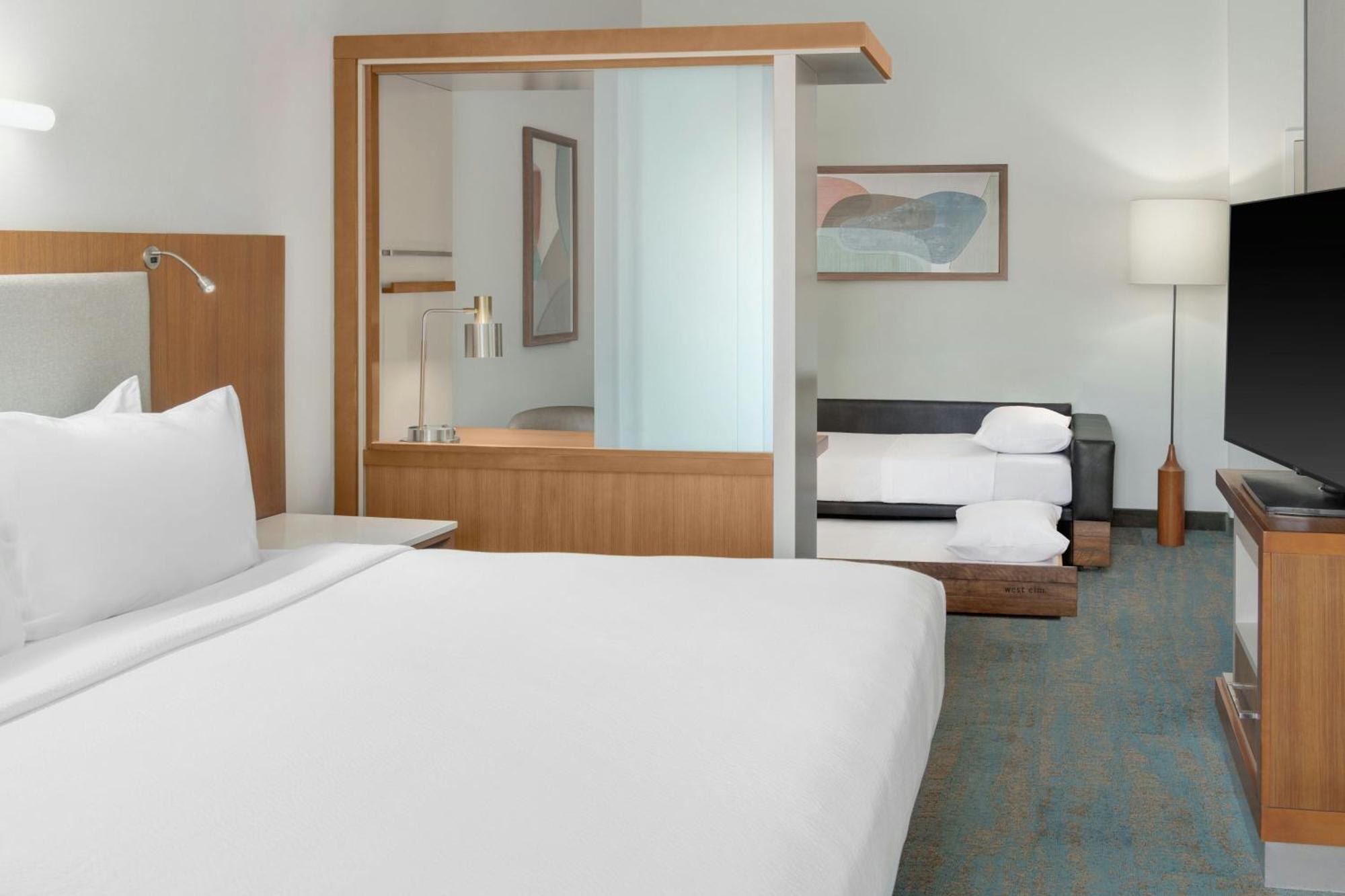 Springhill Suites Detroit Обърн Хилс Екстериор снимка