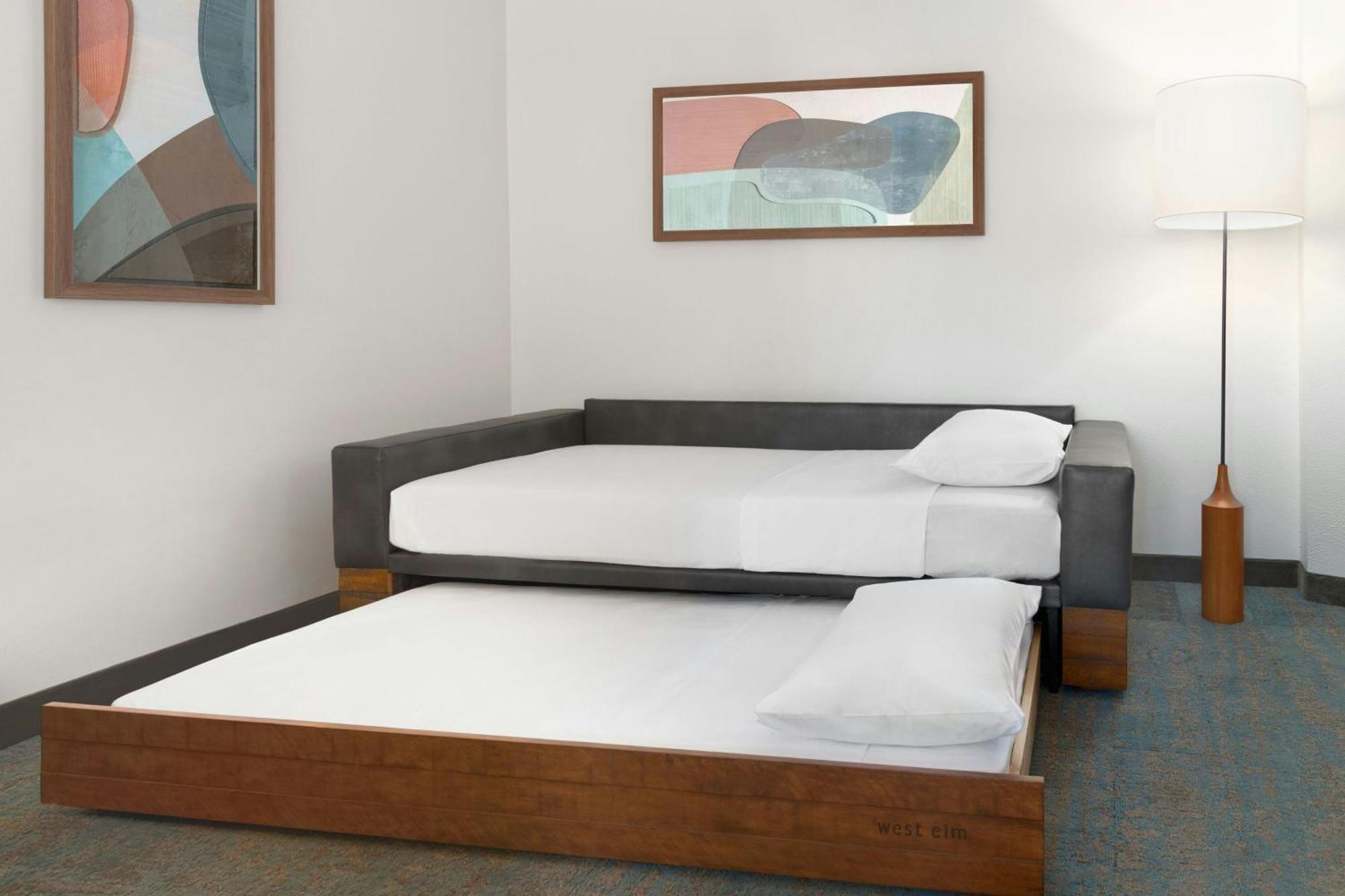 Springhill Suites Detroit Обърн Хилс Екстериор снимка