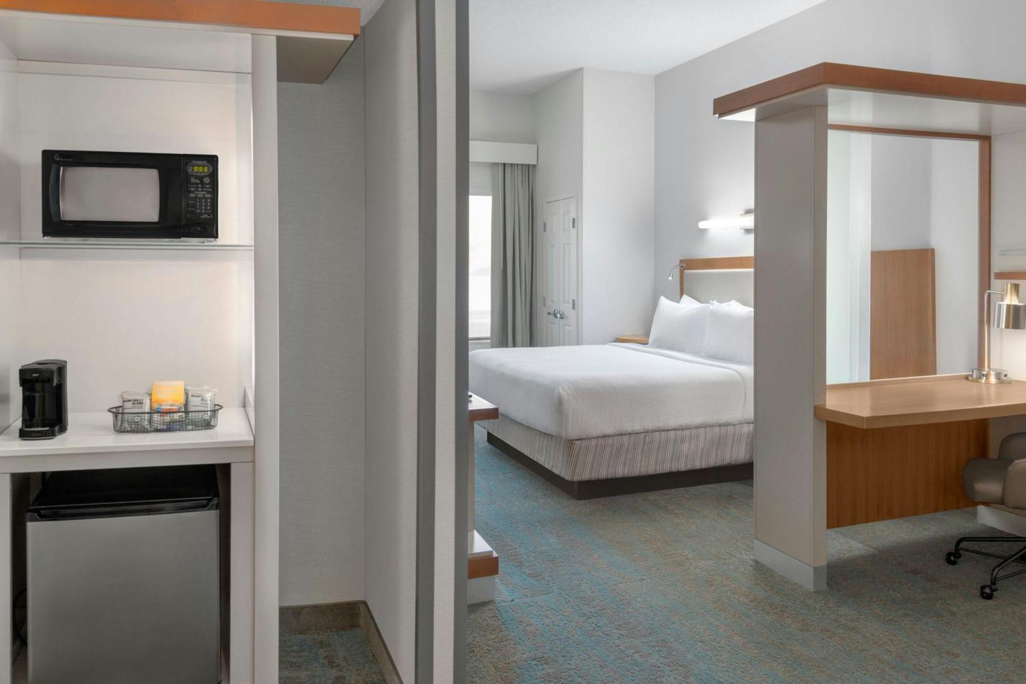 Springhill Suites Detroit Обърн Хилс Екстериор снимка