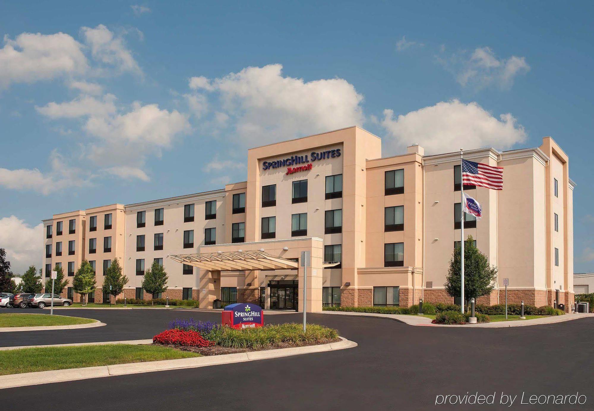 Springhill Suites Detroit Обърн Хилс Екстериор снимка